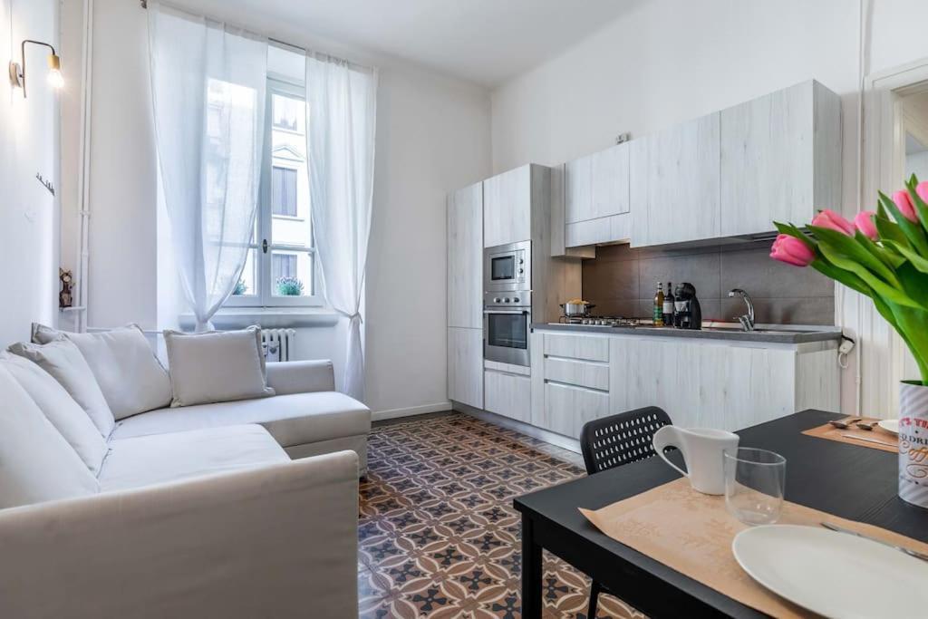 Appartamento Bilocale Zara - Stazione Centrale - Isola Design District Милано Екстериор снимка