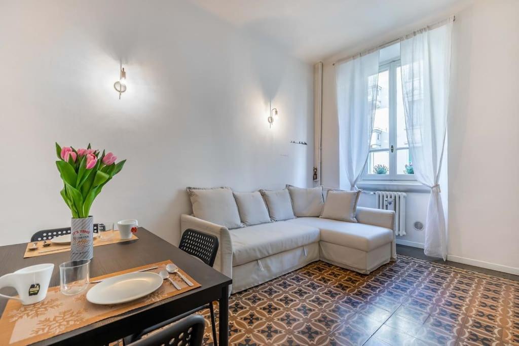 Appartamento Bilocale Zara - Stazione Centrale - Isola Design District Милано Екстериор снимка